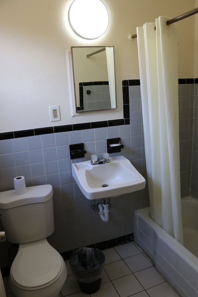 Sandman Inn Motel - photo 34