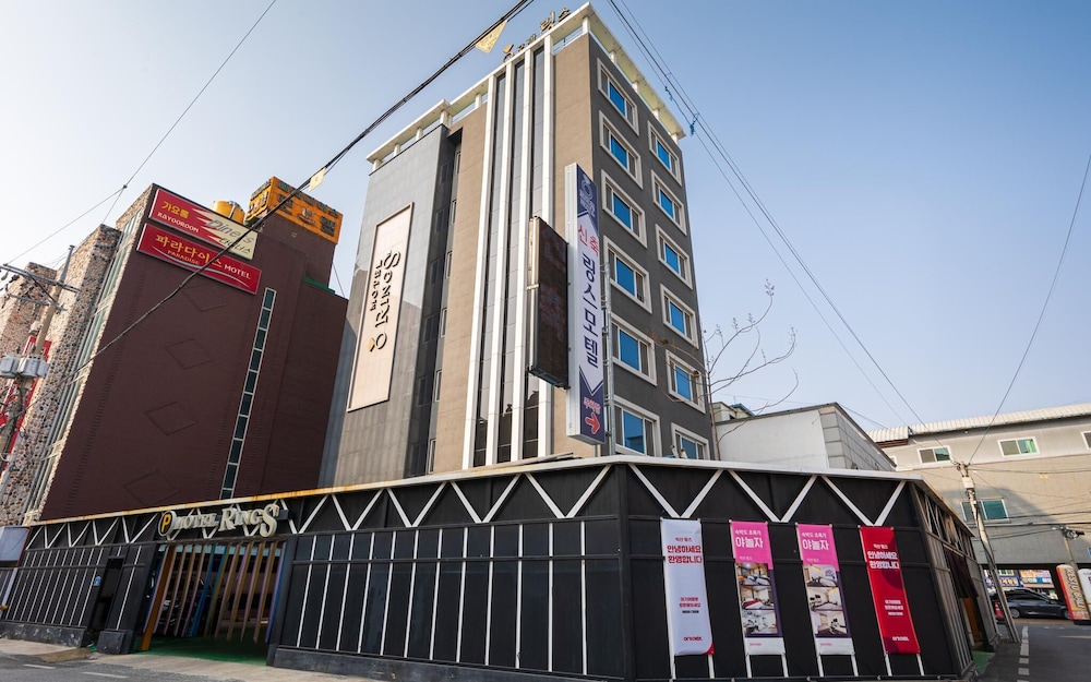 Iksan Hotel Rings in Iksan, South Korea
