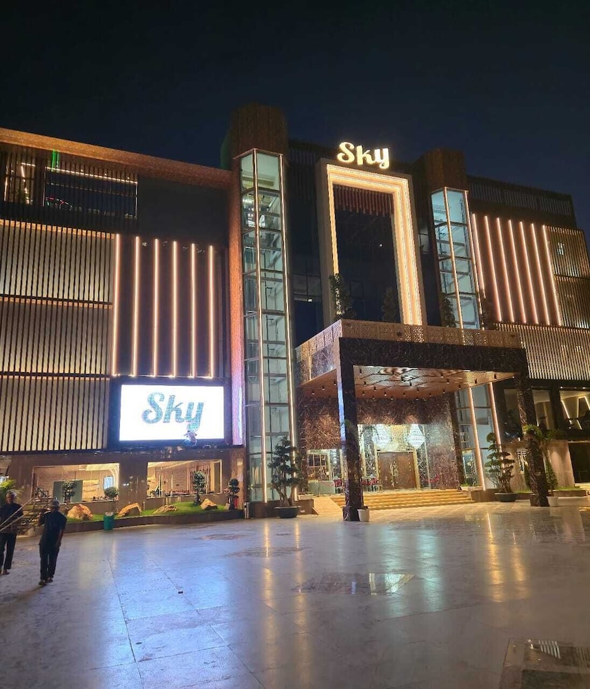 Sky Hotel & Resort - last minute hotel in Rasra