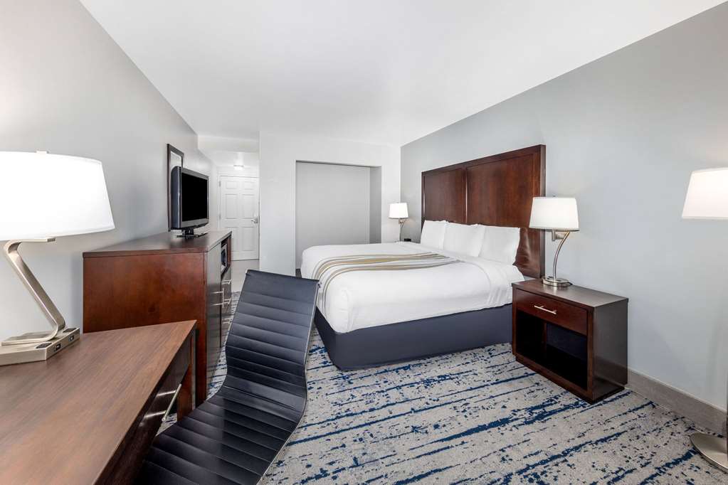 La Quinta Inn by Wyndham Lynnwood - photo 11
