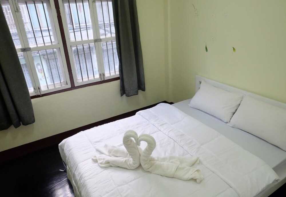 Green Box Hostel