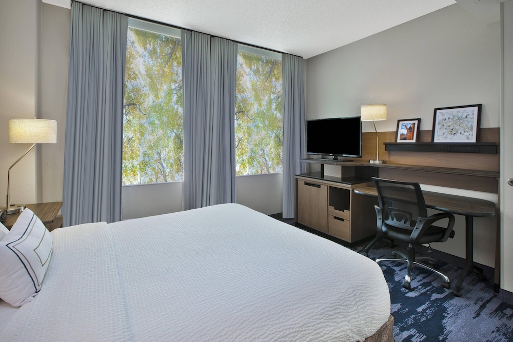 Fairfield Inn & Suites by Marriott Milwaukee Downtown - photo 4