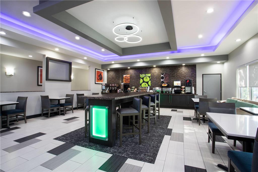 La Quinta Inn & Suites by Wyndham Muskogee - photo 28