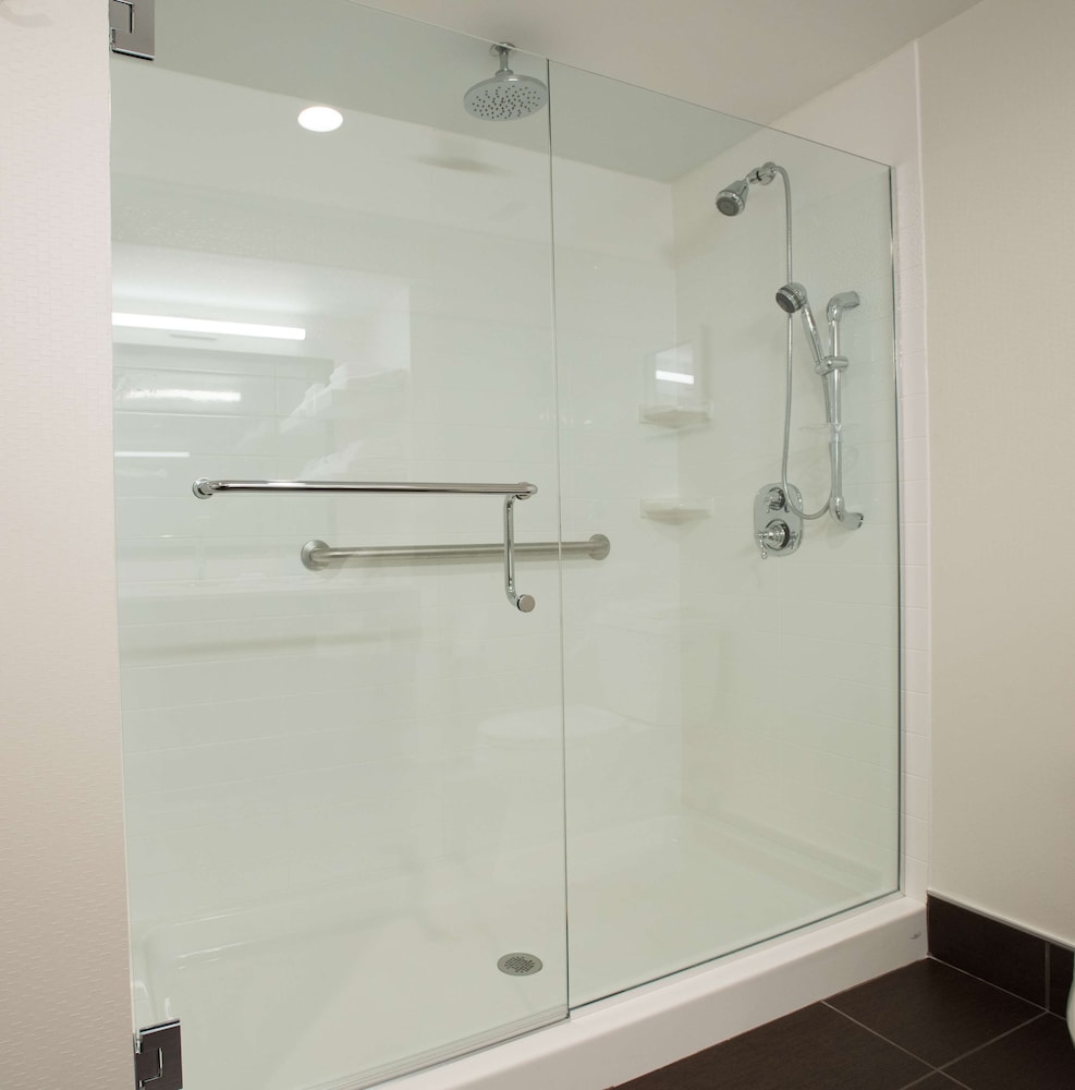 Hampton Inn Wooster - photo 28