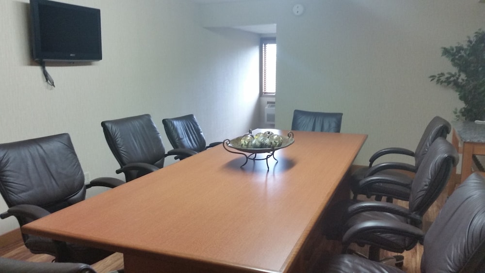 Woodfield Inn and Suites - photo 42