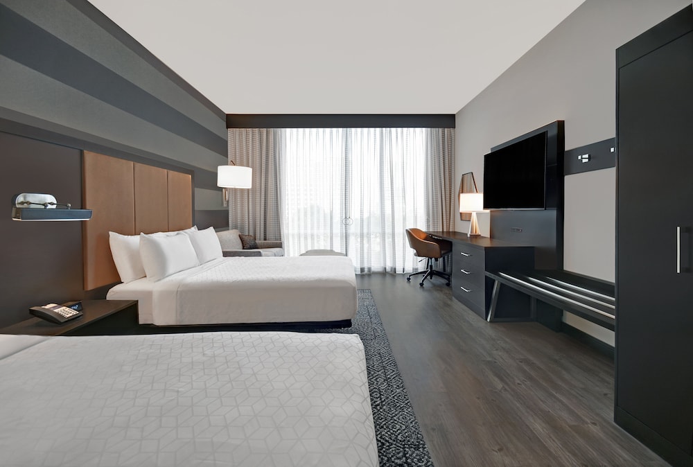 Holiday Inn Express Houston Galleria Area by IHG - photo 11