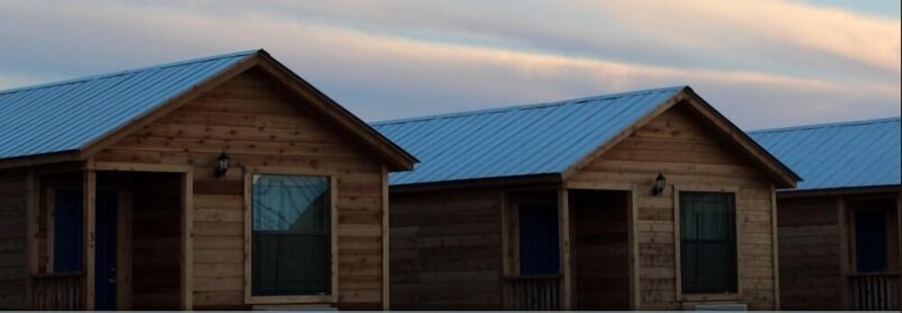 4K Lodges - carbon neutral hotel in Poth