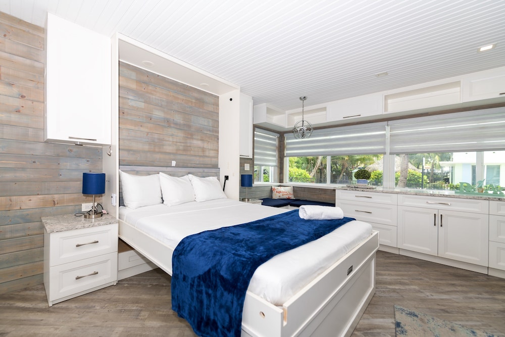 Tropic Isle Boutique Hotel - photo 3