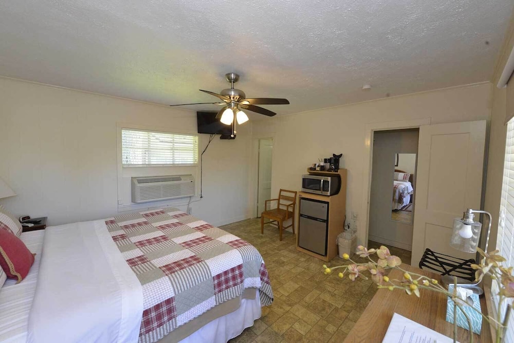 Shiner Country Inn - photo 14