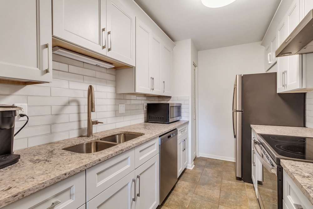 911 Cutter Court at Sea Pines Resort - photo 6