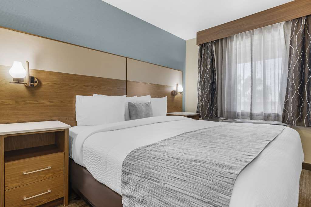 Best Western Carlsbad by the Sea - photo 18