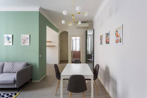 Central and Glamour home — 4-Star Luxury Hotel in Milan, Italy