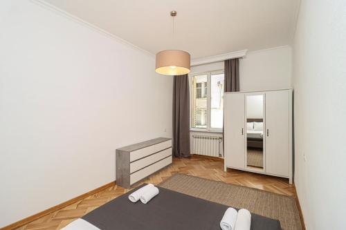 Stylish 3BR Apt near Mziuri Park By Wehost