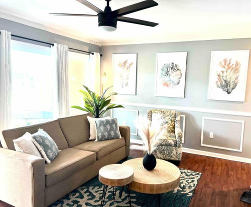 Sandy Pearl Lake View 3 Pools Central Destin — hotel near Destin Executive Airport
