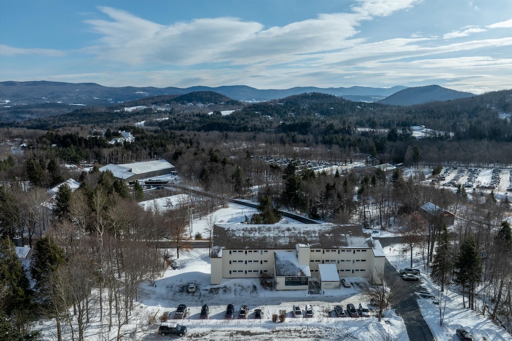 208 Village Gate condo — 4-Star Luxury Hotel in Warren, United States