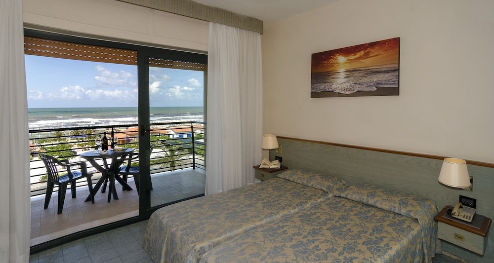 Hotel Paris — Camaiore — photo 5