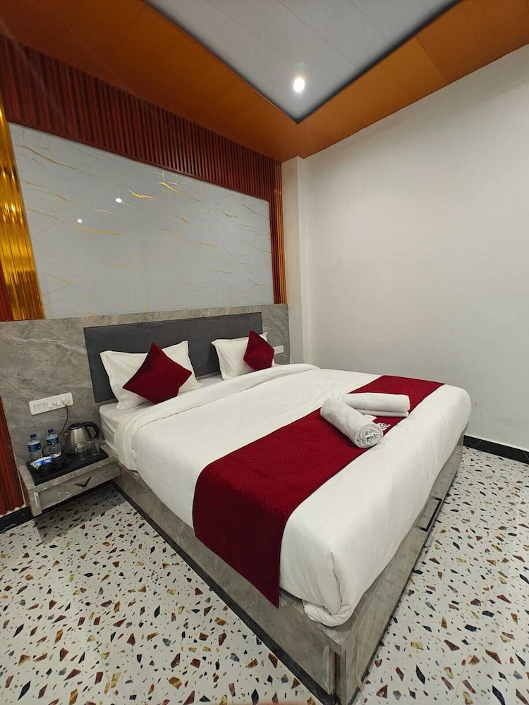Hotel The Shyama in Ajodhya, India