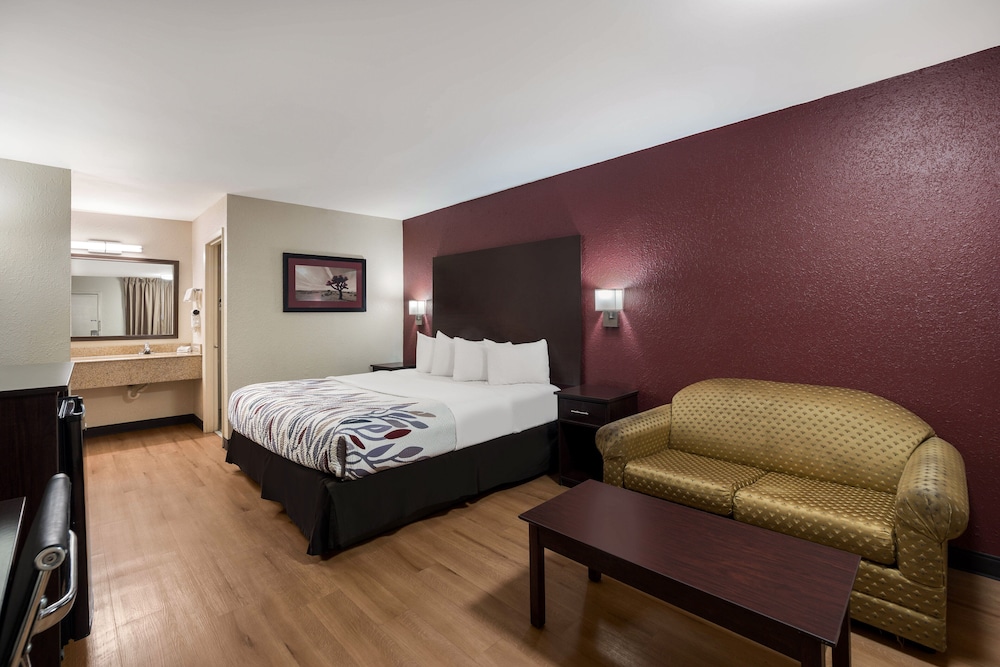 Red Roof Inn Bishopville - photo 9