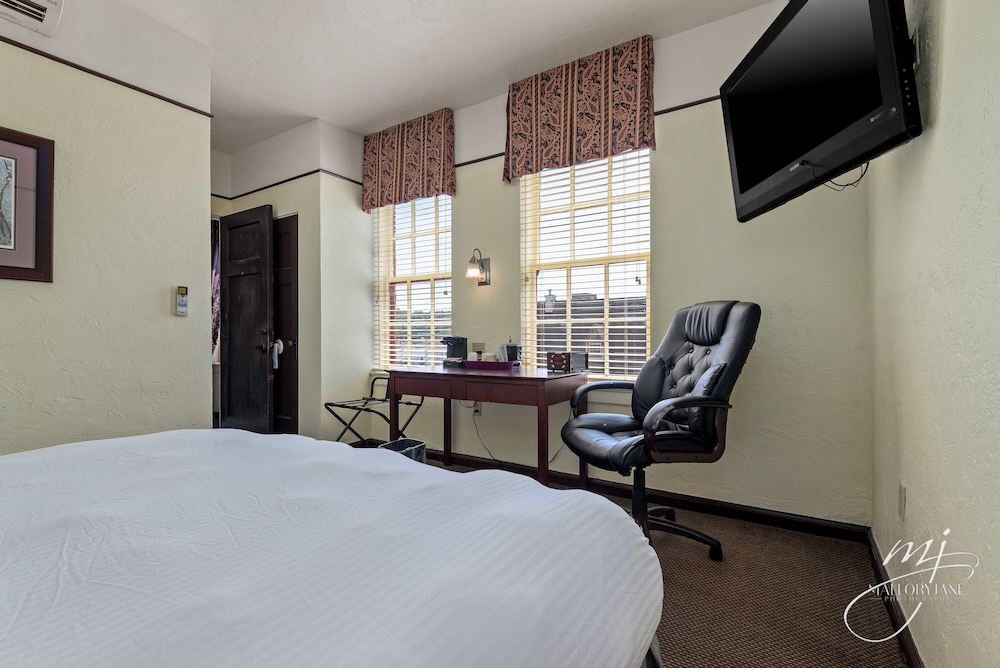 Hotel Seville - photo 16