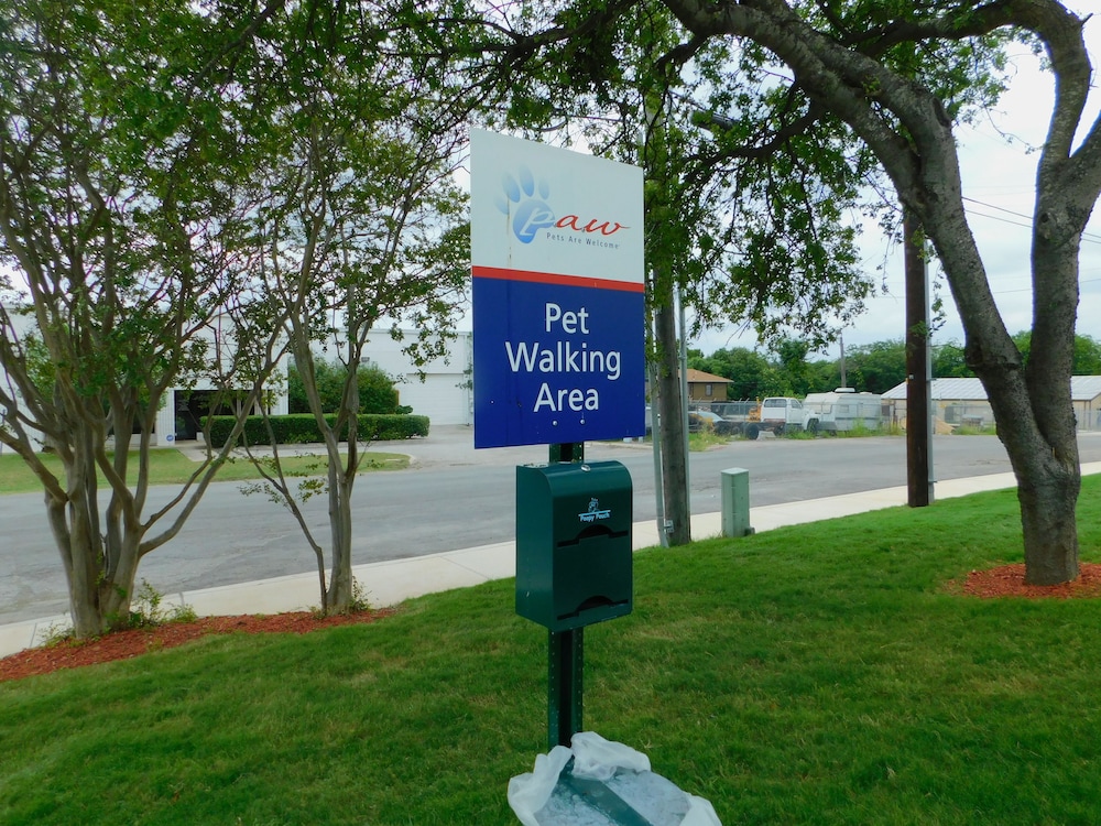 Candlewood Suites San Antonio Airport by IHG - photo 24