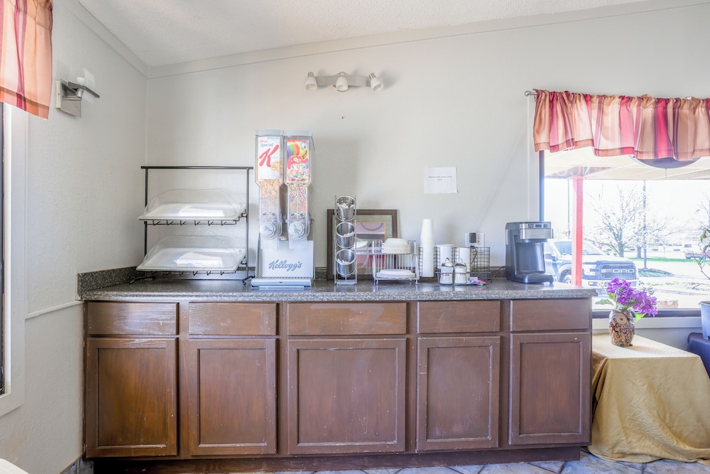 Cozy Garden Inn By OYO Hwy 40 Richmond - photo 52