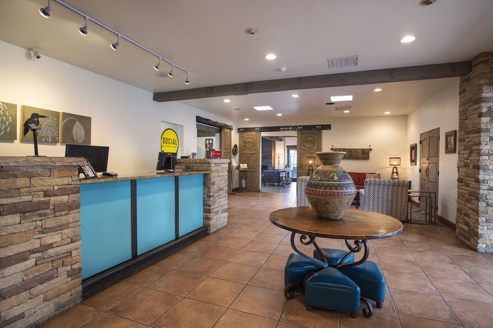 The Sage Hotel - photo 3