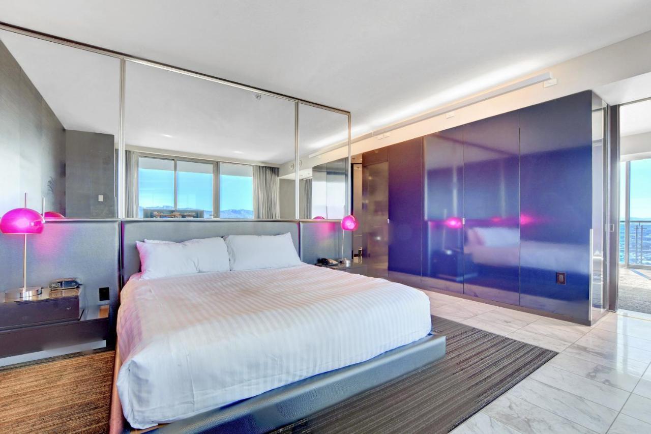 Private Luxury Panoramic Suite at Palms Place