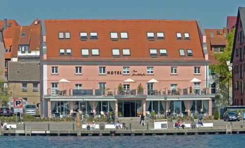 Hotel Am Yachthafen in Waren, Germany