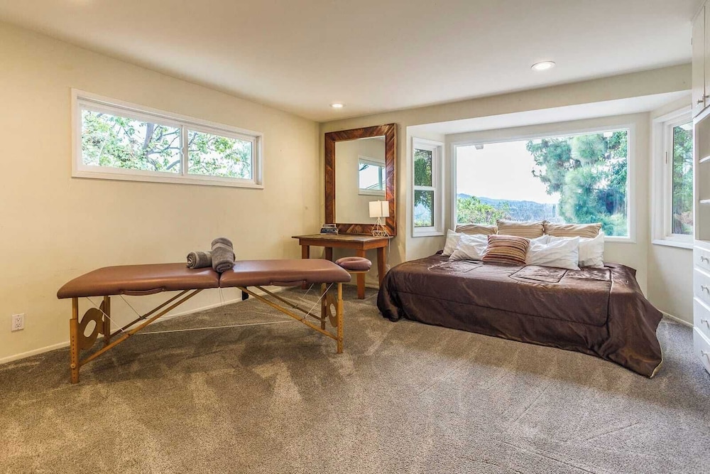 Oak Hills by Avantstay Panoramic View Pool Spa - photo 17