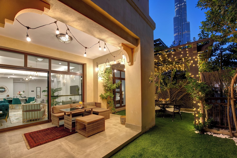 Durrani Homes Arabian luxury at Souk Al Bahar besides Burj Khalifa & Dubai Mall — 5-Star Luxury Hotel in Dubai, United Arab Emirates