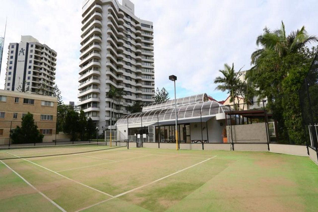 Regent Apartments — 4-Star Luxury Hotel in Surfers Paradise, Australia