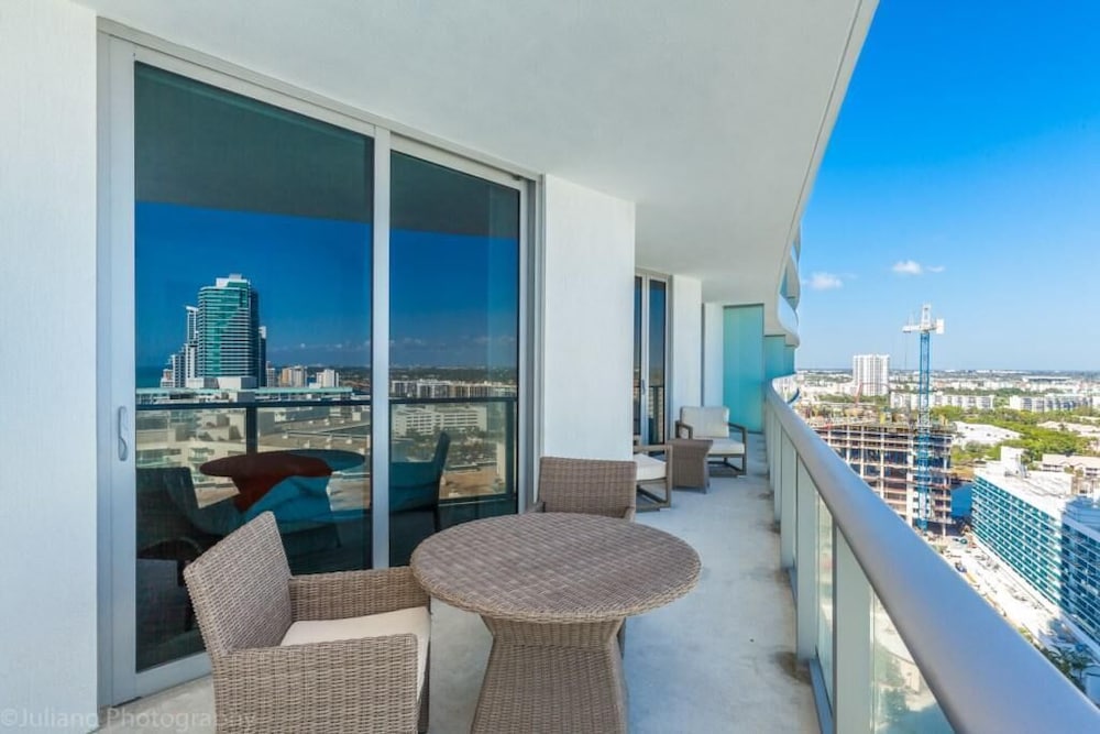 Hyde Beach Luxury resort 2 Bedroom Condo by RedAwning - photo 20