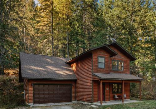 Family Home Sandpointschweitzer — 4-Star Luxury Hotel in Sandpoint, United States