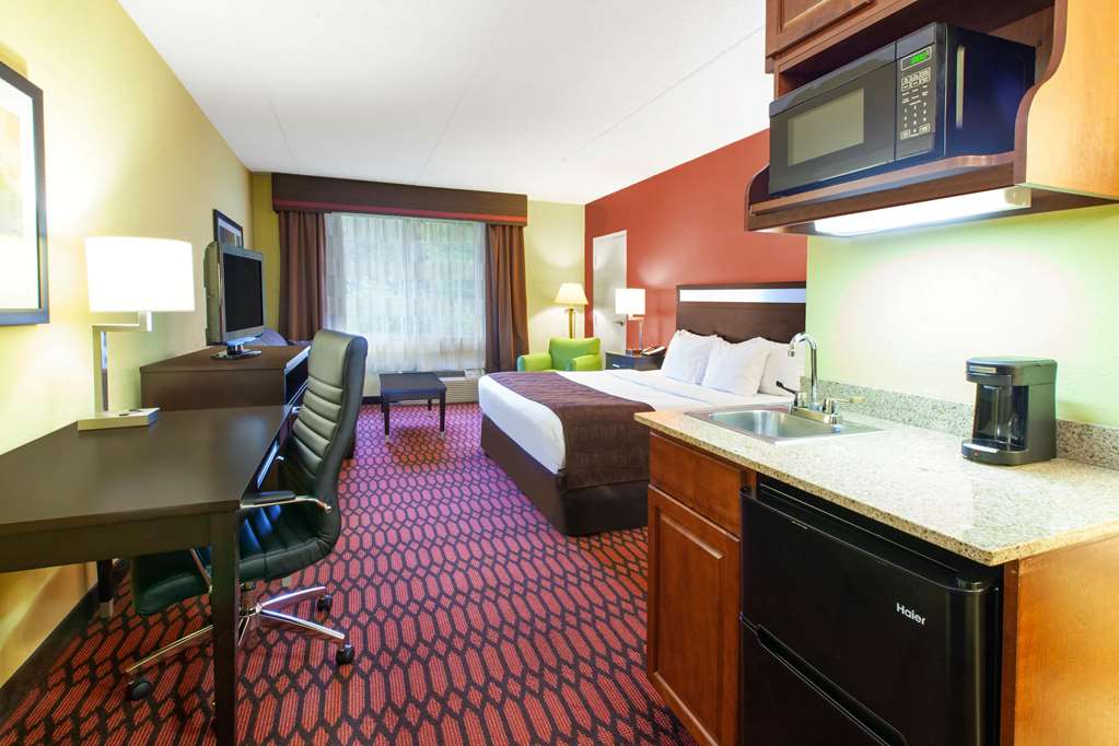 Baymont by Wyndham Harrisburg - photo 6