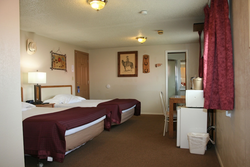 Hatch Station Motel and Restaurant - photo 24