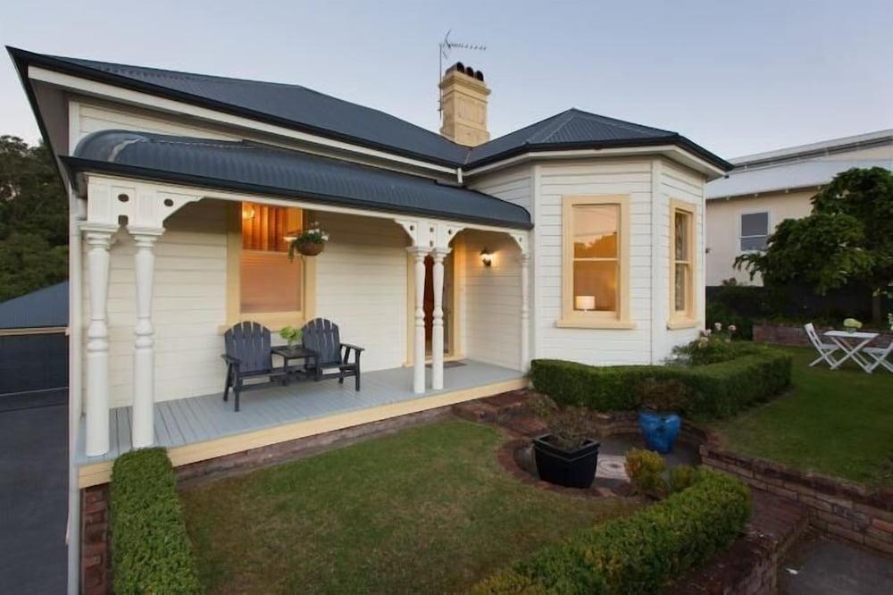 Hosking House — 4-Star Luxury Hotel in New Plymouth, New Zealand