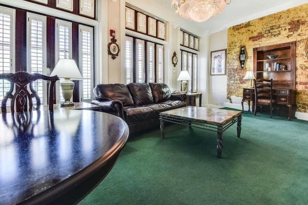 Plaza Suites Downtown New Orleans - photo 38