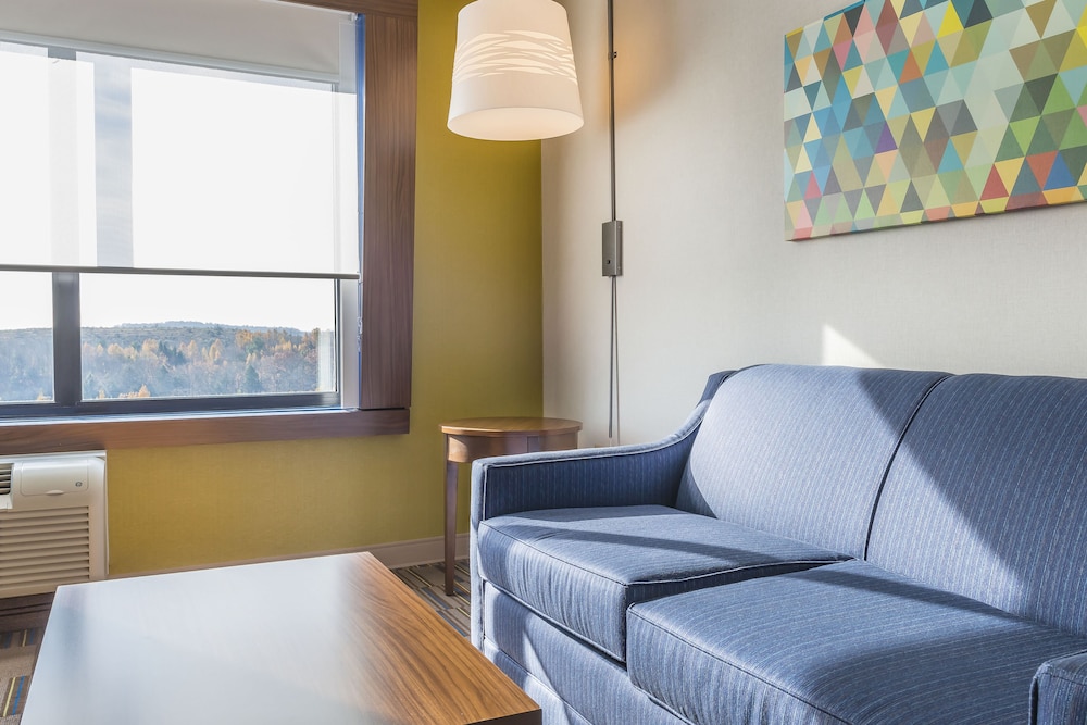 Holiday Inn Express & Suites Clarion By IHG - photo 14