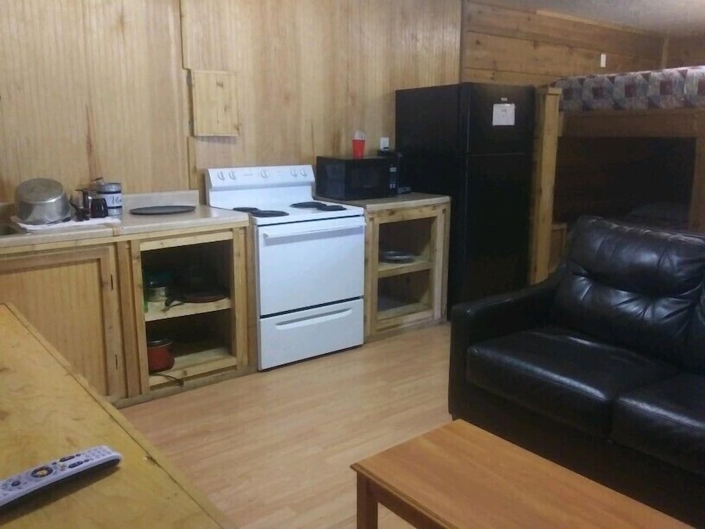 Whispering Creek Lodging & RV Resort - photo 17