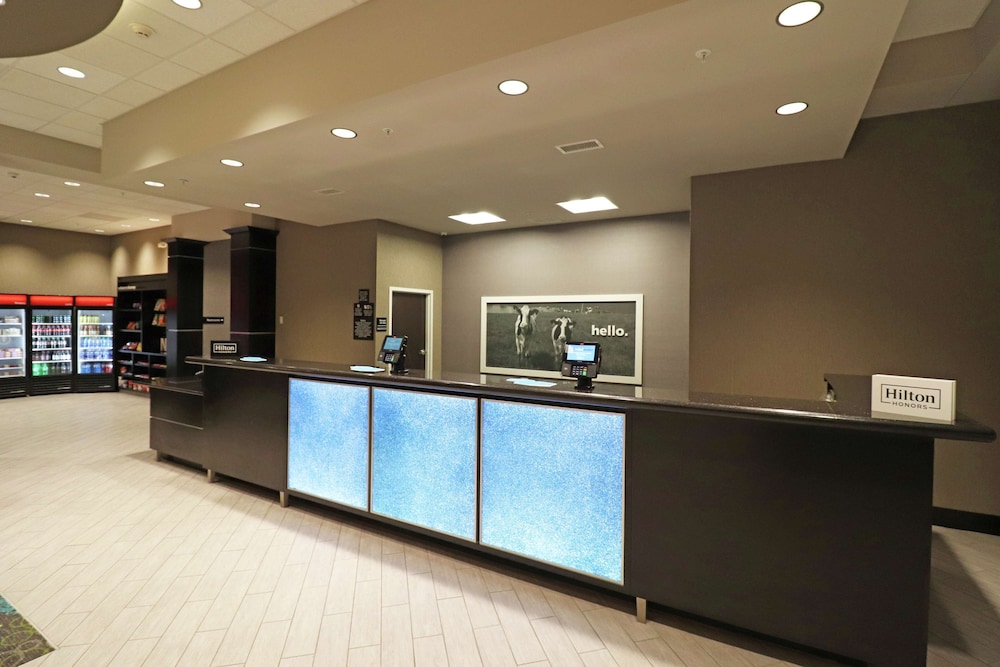 Hampton Inn Kearney - photo 6