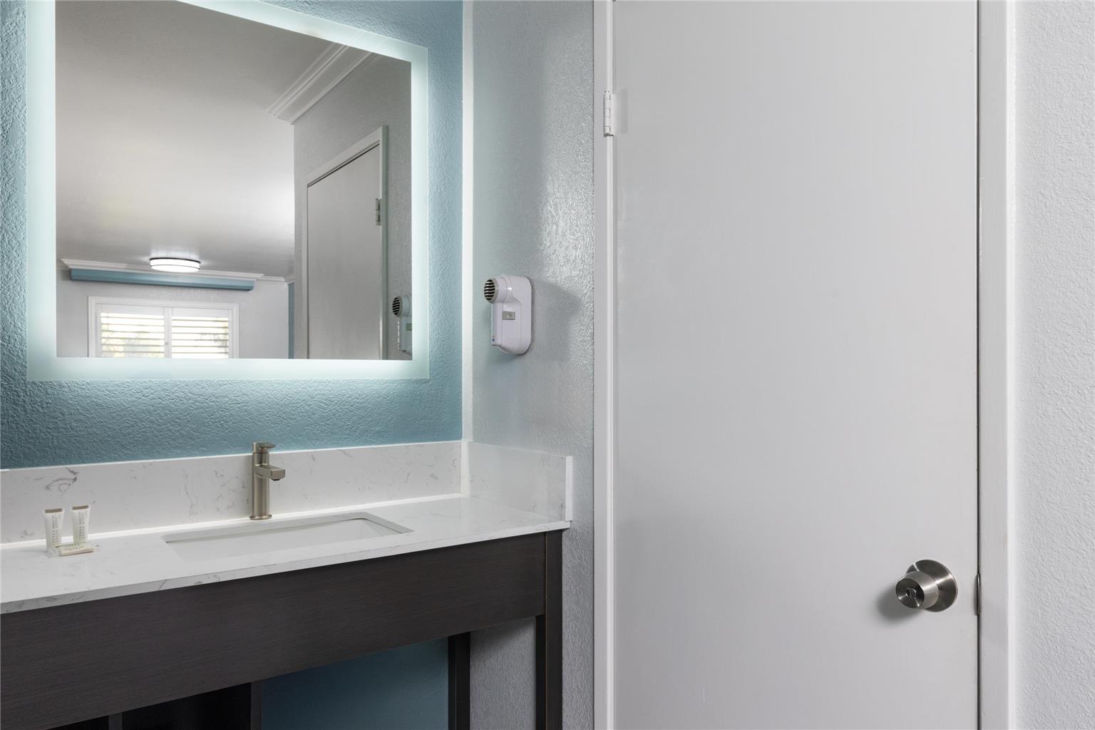 Red Lion Inn & Suites Lemoore - photo 18