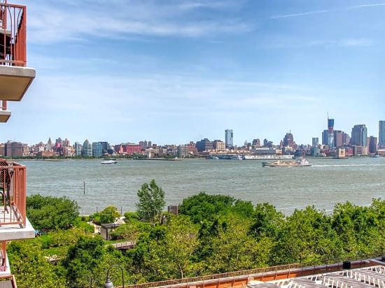 Global Luxury Suites at Hoboken Waterfront — 4-Star Luxury Hotel in Hoboken, United States