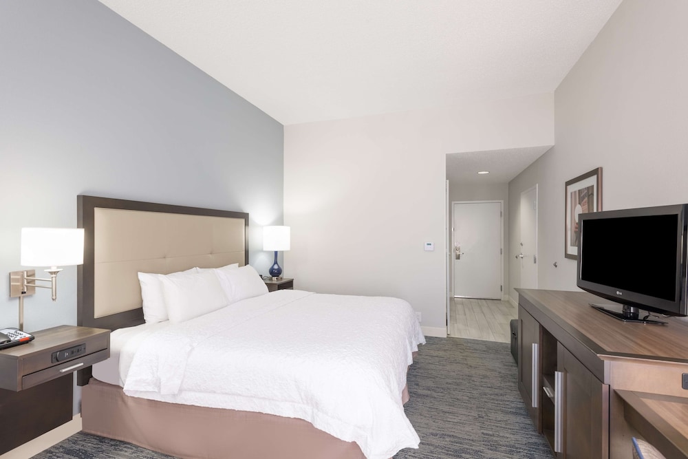 Hampton Inn Mount Airy - photo 21