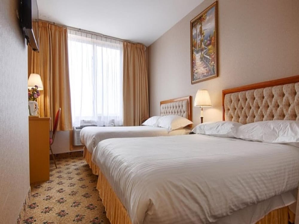 Flushing Hotel — Flushing