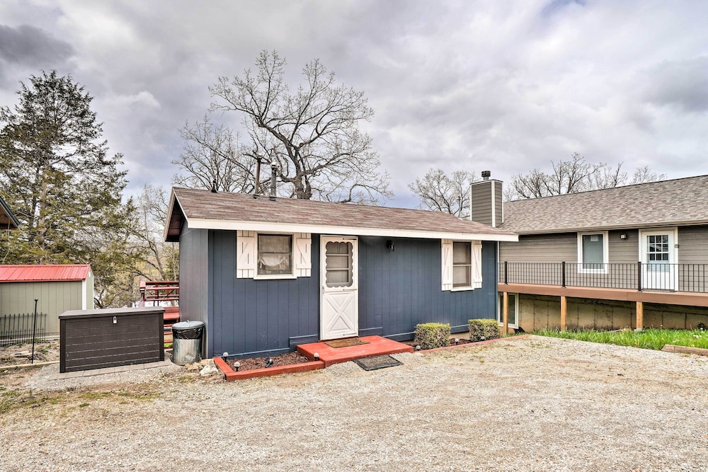 Quaint Table Rock Lake Hideout with Pool Access - photo 18