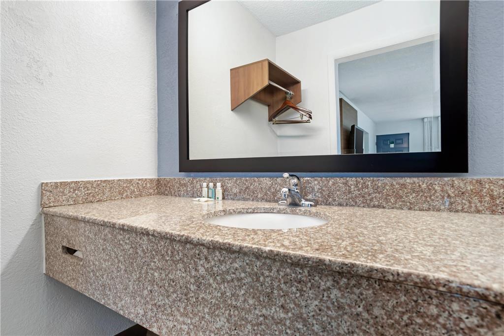Quality Inn & Suites near Lake Eufaula - photo 17