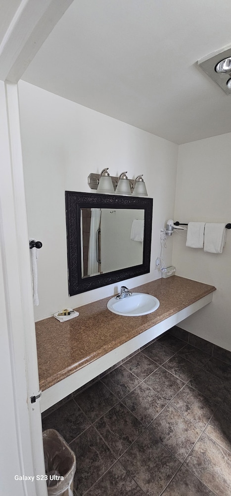 North Coast Inn - photo 14