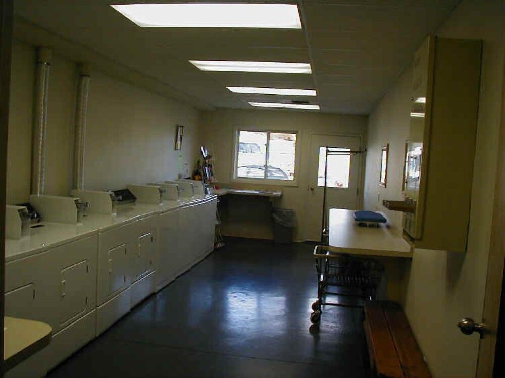 Edgewater Motel - photo 19