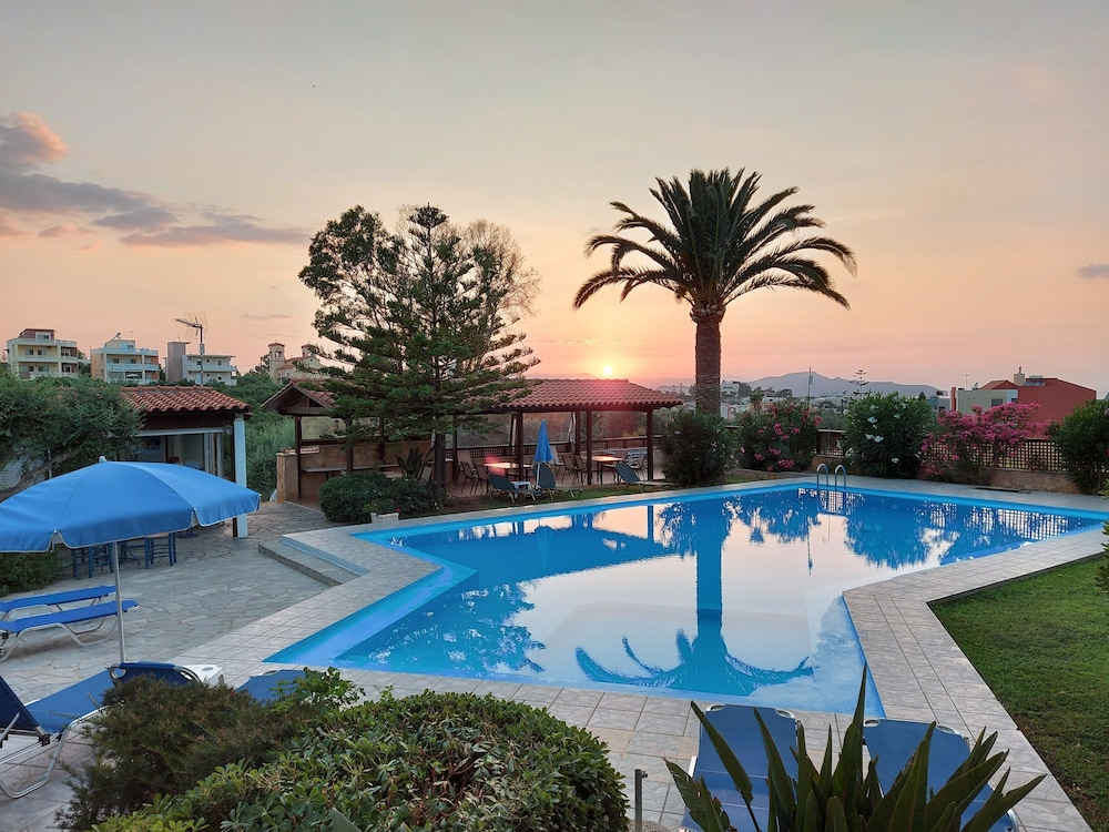 Argo Apartments — 4-Star Luxury Hotel in Chania, Greece