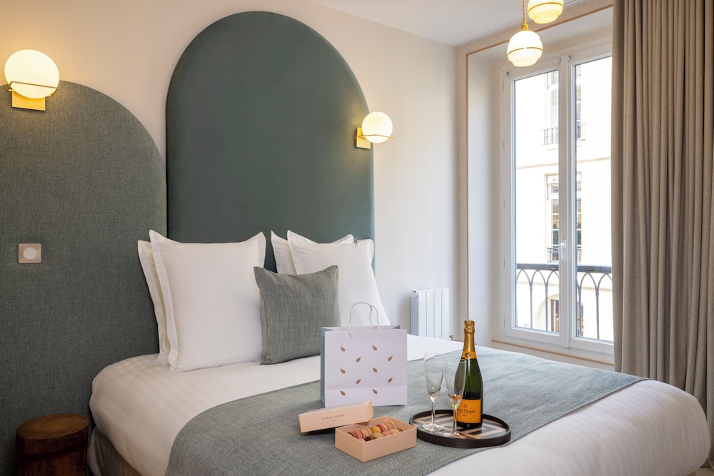 Yuna Saint Honoré Serviced Apartments — 4-Star Luxury Hotel in Paris, France